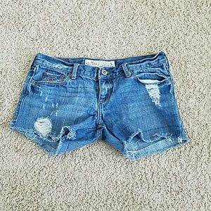Size 1s hollister Ripped shorts